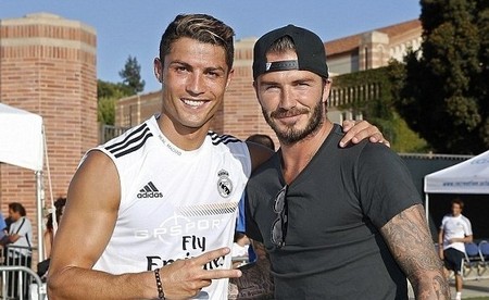 对手：这人是机器人吗？