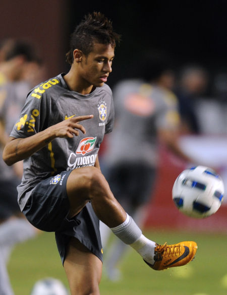 国米半场进球，红牛扛不住压力最终2-1落败国米