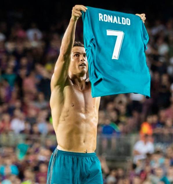 迟来的告别，拜仁在主场为科曼举办告别仪式